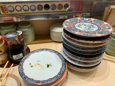 la cuenta en kaiten sushi