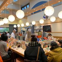 Kaiten-zushi