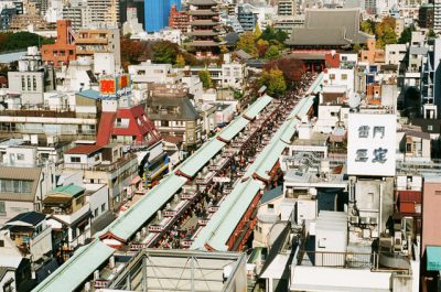 La calle comercial Nakamise en Asakusa