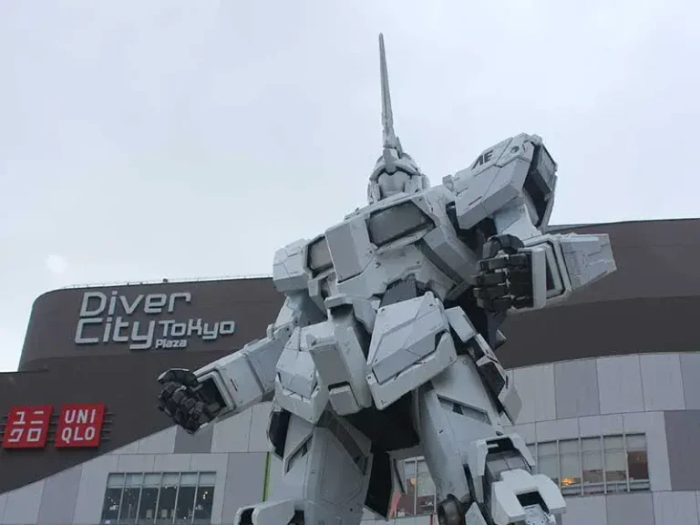 Estatua de Gundam